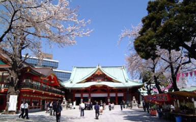 Kanda Myōjin Shrine during spring time